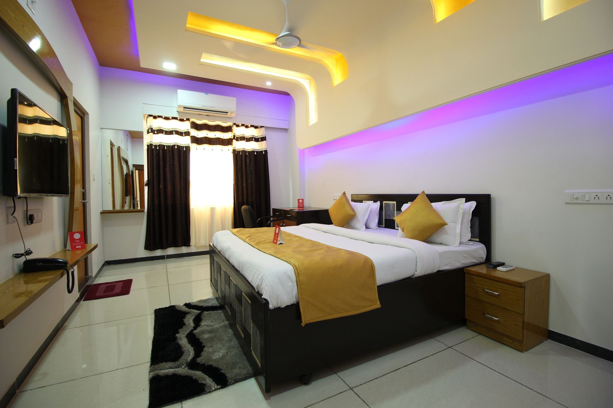 Palette- Siddharth Inn Гандинагар Екстериор снимка